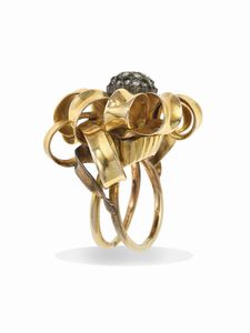 Anello �fiore� con piccoli diamanti  - Asta Gioielli - Associazione Nazionale - Case d'Asta italiane