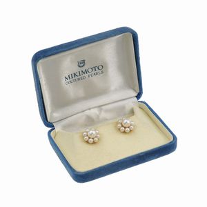 Mikimoto. Orecchini con perle coltivate  - Asta Gioielli - Associazione Nazionale - Case d'Asta italiane