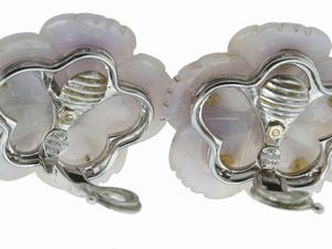 Sabbadini. Demi-parure composta da spilla ed orecchini con diamanti e giadeite viola  - Asta Gioielli - Associazione Nazionale - Case d'Asta italiane