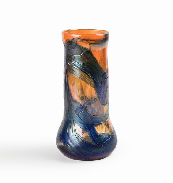 Vaso in vetro soffiato iridescente fondo arancio  - Asta Design e Arti Decorative del XX Secolo - Associazione Nazionale - Case d'Asta italiane