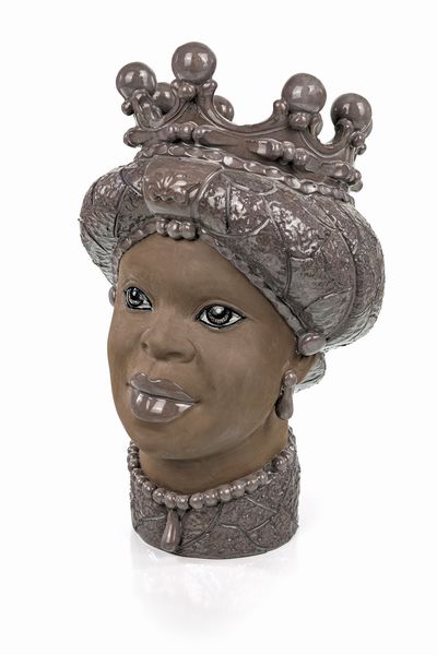 testa di moro in ceramica artigianale di Caltagirone nei toni del grigio  - Asta Design e Arti Decorative del XX Secolo - Associazione Nazionale - Case d'Asta italiane