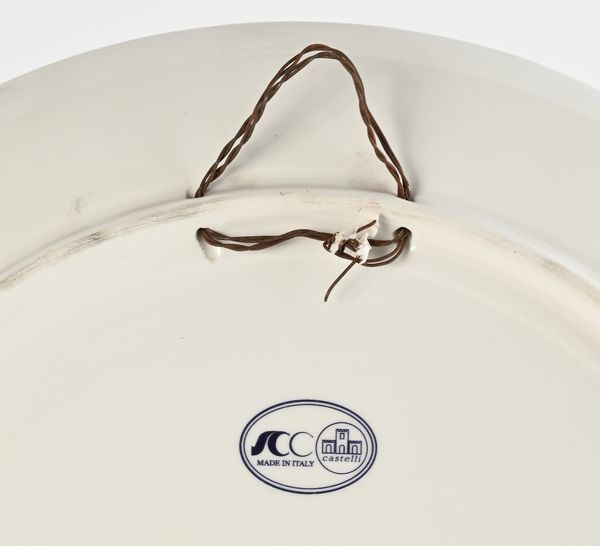 DOMENICO MATTEUCCI : Piatto in ceramica policroma  - Asta Design e Arti Decorative del XX Secolo - Associazione Nazionale - Case d'Asta italiane