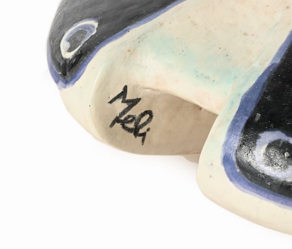 Salvatore  Meli : Vaso in ceramica decorato con motivi astratti nei toni del bianco e blu  - Asta Design e Arti Decorative del XX Secolo - Associazione Nazionale - Case d'Asta italiane