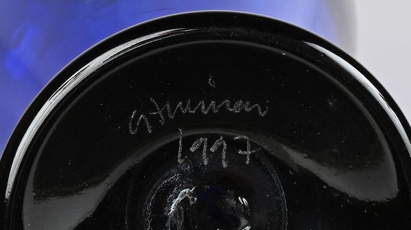 Vaso in vetro di Murano blu con base nera e bordo giallo  - Asta Design e Arti Decorative del XX Secolo - Associazione Nazionale - Case d'Asta italiane