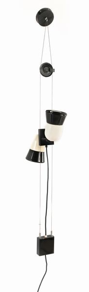 GOFFREDO REGGIANI : Lampada cielo terra a sospensione con due faretti in metallo verniciato  - Asta Design e Arti Decorative del XX Secolo - Associazione Nazionale - Case d'Asta italiane