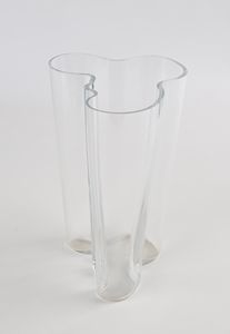 ALVAR AALTO - Vaso in vetro incolore soffiato di forma polilobata, prod. Littala