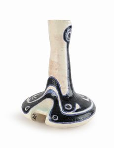 Salvatore  Meli : Vaso in ceramica decorato con motivi astratti nei toni del bianco e blu  - Asta Design e Arti Decorative del XX Secolo - Associazione Nazionale - Case d'Asta italiane