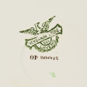 Guido Andlovitz : Dieci piatti piani e dieci da dessert in ceramica decorata in vivace policromia, serie Vecchia Milano, Laveno, Anni Trenta  - Asta Design e Arti Decorative del XX Secolo - Associazione Nazionale - Case d'Asta italiane