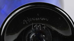 Vaso in vetro di Murano blu con base nera e bordo giallo  - Asta Design e Arti Decorative del XX Secolo - Associazione Nazionale - Case d'Asta italiane