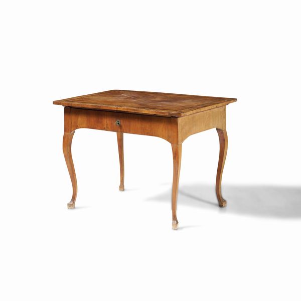 Tavolo Luigi XV in legno di ulivo lastronato e filettato in palissandro. Genova XVIII secolo  - Asta Antiquariato - Associazione Nazionale - Case d'Asta italiane