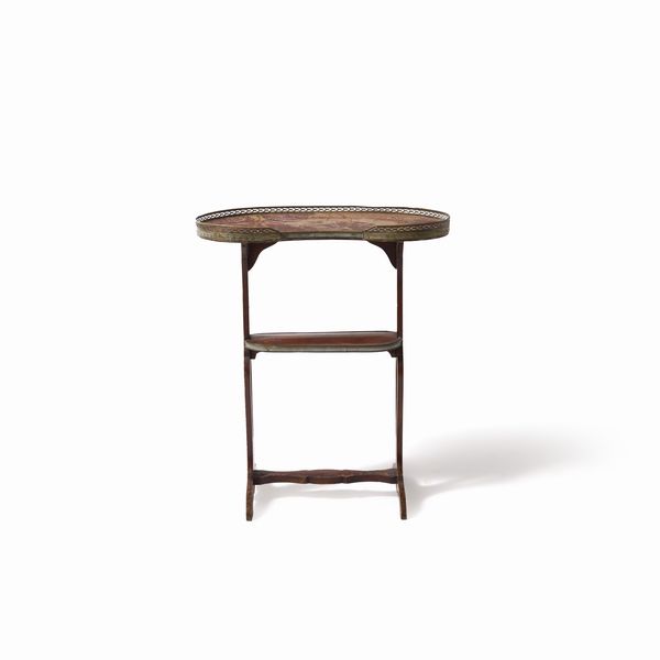 Tavolino con piano a fagiolo in marmo, Francia, XIX secolo  - Asta Antiquariato - Associazione Nazionale - Case d'Asta italiane