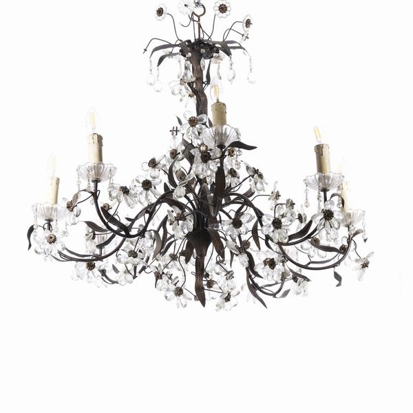 Lampadario in ferro decorato con applicazioni in vetro in forma di fiori, XIX-XX secolo  - Asta Antiquariato - Associazione Nazionale - Case d'Asta italiane
