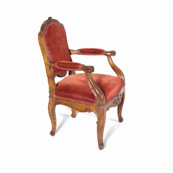 Poltrona in legno intagliato, XIX secolo  - Asta Antiquariato - Associazione Nazionale - Case d'Asta italiane