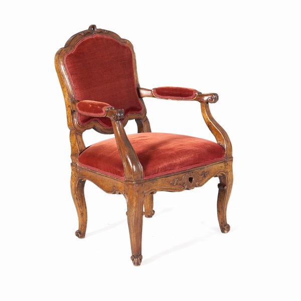 Poltrona in legno intagliato, XIX secolo  - Asta Antiquariato - Associazione Nazionale - Case d'Asta italiane