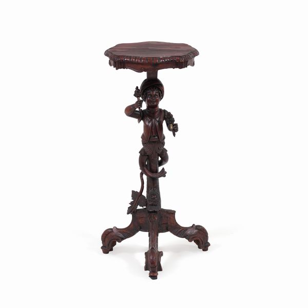 Gueridon in legno intagliato e laccato, XIX secolo  - Asta Antiquariato - Associazione Nazionale - Case d'Asta italiane