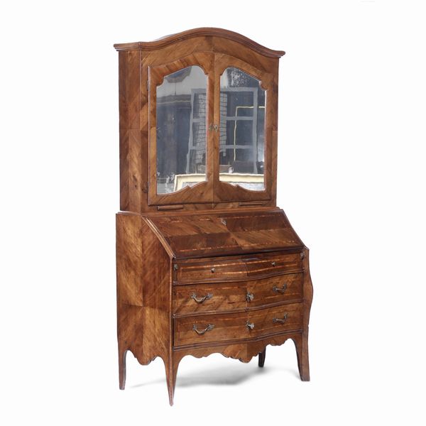 Trumeau lastronato in noce. XIX secolo  - Asta Antiquariato - Associazione Nazionale - Case d'Asta italiane