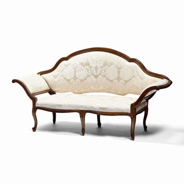 Divano a corbeille in noce intagliato. XVIII secolo  - Asta Antiquariato - Associazione Nazionale - Case d'Asta italiane