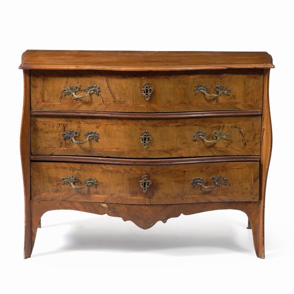 Cassettone lastronato e filettato. Genova, XVIII secolo  - Asta Antiquariato - Associazione Nazionale - Case d'Asta italiane