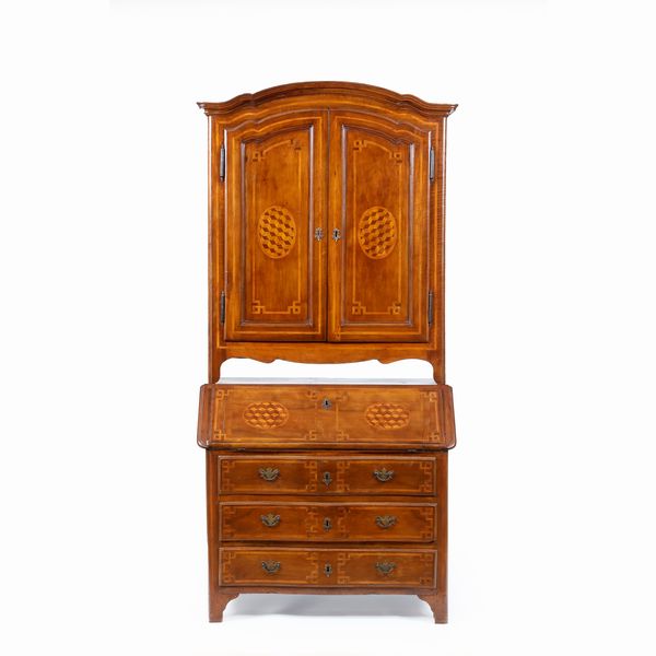 Ribalta con alzata a due ante in legno lastronato ed intarsiato. XVIII-XIX secolo  - Asta Antiquariato - Associazione Nazionale - Case d'Asta italiane