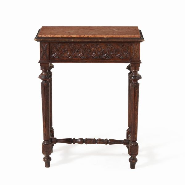 Tavolino in legno intagliato. XIX secolo  - Asta Antiquariato - Associazione Nazionale - Case d'Asta italiane