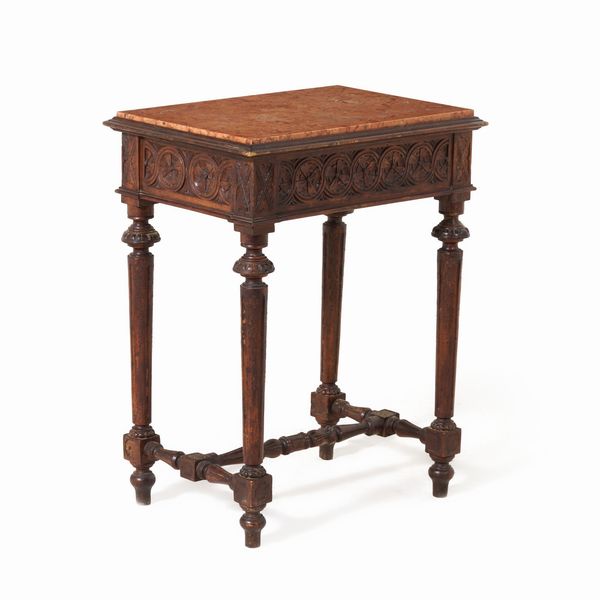 Tavolino in legno intagliato. XIX secolo  - Asta Antiquariato - Associazione Nazionale - Case d'Asta italiane