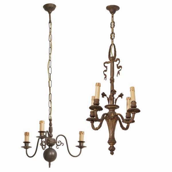 Lampadario in metallo dorato e piccolo lampadario olandese a tre luci  - Asta Antiquariato - Associazione Nazionale - Case d'Asta italiane