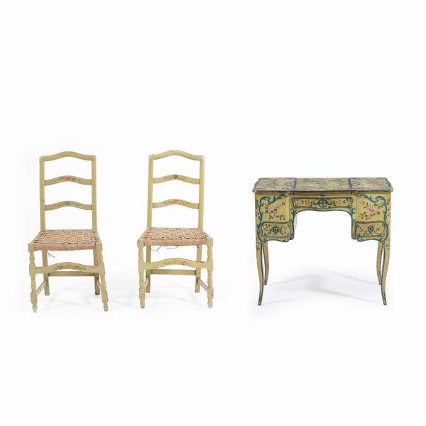 Toilette e coppia di sedie laccate, XIX secolo  - Asta Antiquariato - Associazione Nazionale - Case d'Asta italiane