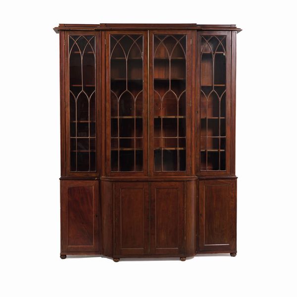 Credenza a due corpi in legno. XIX-XX secolo  - Asta Antiquariato - Associazione Nazionale - Case d'Asta italiane