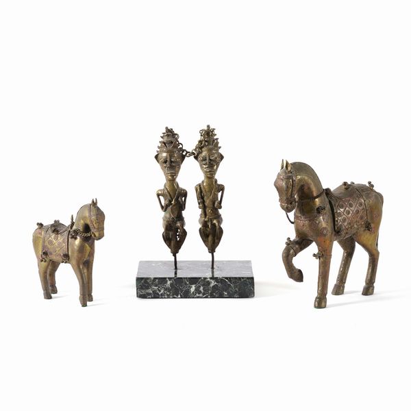 Lotto composto da tre sculture in metallo dorato  - Asta Antiquariato - Associazione Nazionale - Case d'Asta italiane