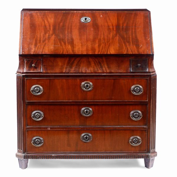 Bureau Giorgio III in mogano. Inghilterra XIX secolo  - Asta Antiquariato - Associazione Nazionale - Case d'Asta italiane