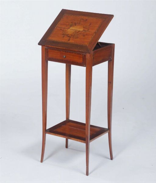 Gu�ridon lastronato ed intarsiato in varie essenze, Francia, stile Luigi XVI, XIX secolo  - Asta Antiquariato - Associazione Nazionale - Case d'Asta italiane