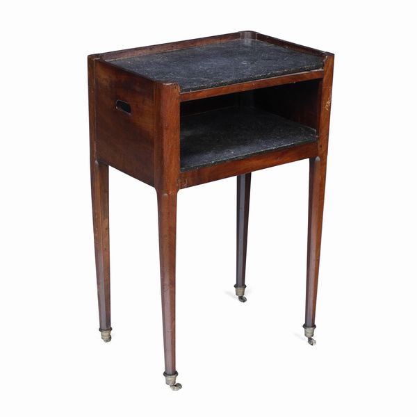 Comodino con piano in marmo. XIX secolo  - Asta Antiquariato - Associazione Nazionale - Case d'Asta italiane