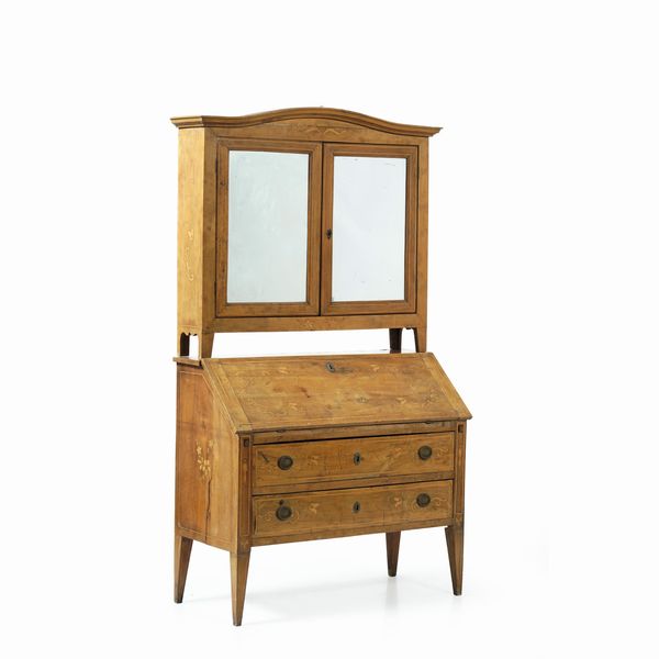 Mobile a due corpi lastronato e filettato, XX secolo  - Asta Antiquariato - Associazione Nazionale - Case d'Asta italiane