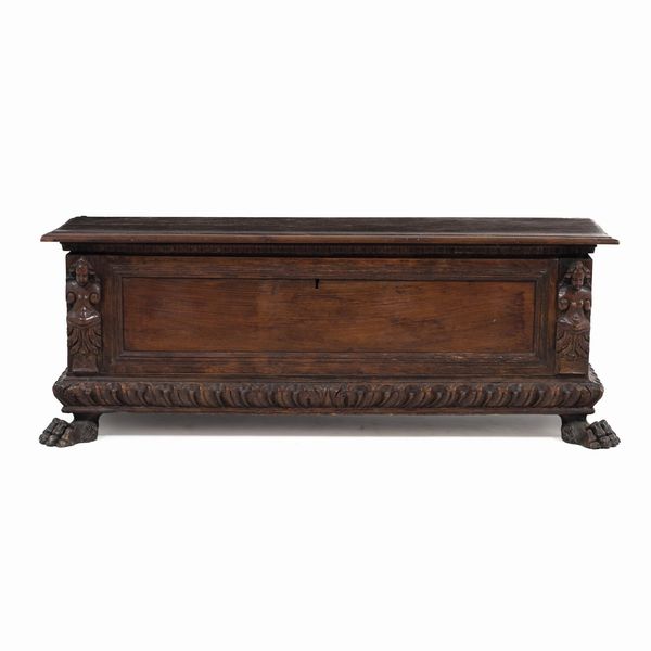 Cassapanca in legno intagliato. XVIII secolo  - Asta Antiquariato - Associazione Nazionale - Case d'Asta italiane