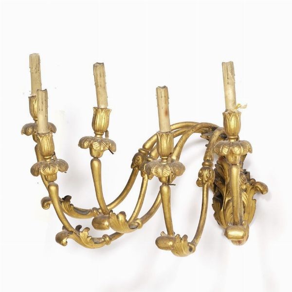 Applique a 5 luci in legno dorato  - Asta Antiquariato - Associazione Nazionale - Case d'Asta italiane