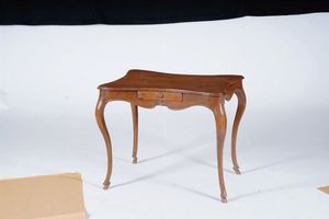 Tavolo in noce, Veneto XVIII secolo  - Asta Antiquariato - Associazione Nazionale - Case d'Asta italiane