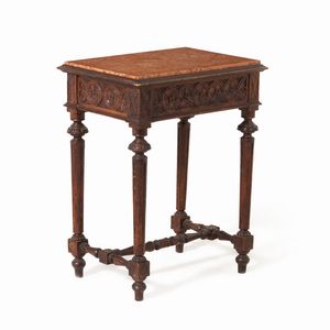 Tavolino in legno intagliato. XIX secolo  - Asta Antiquariato - Associazione Nazionale - Case d'Asta italiane
