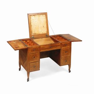 Toletta da centro impiallacciata in ciliegio. Marche, seconda met� XVIII secolo  - Asta Antiquariato - Associazione Nazionale - Case d'Asta italiane