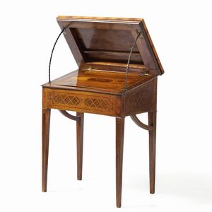 Tavolo lastronato e filettato, intarsiato a motivi geometrici. XVIII-XIX secolo  - Asta Antiquariato - Associazione Nazionale - Case d'Asta italiane