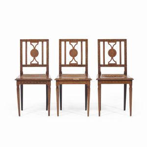 Lotto di tre sedie e un comodino lastronati e intarsiati. XIX-XX secolo  - Asta Antiquariato - Associazione Nazionale - Case d'Asta italiane