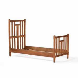 Camera da letto composta da cassettone e lettino, XX secolo  - Asta Antiquariato - Associazione Nazionale - Case d'Asta italiane