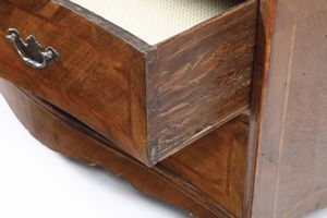 Ribalta in legno lastronato. Genova XVIII secolo  - Asta Antiquariato - Associazione Nazionale - Case d'Asta italiane