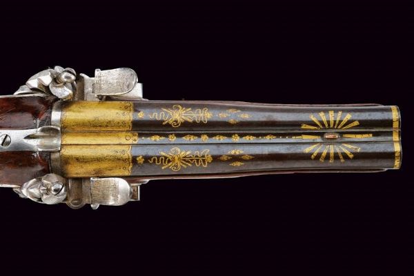 Bella pistola a pietra focaia a due canne  - Asta La Collezione di Armi Antiche di un Gentiluomo Californiano - Associazione Nazionale - Case d'Asta italiane