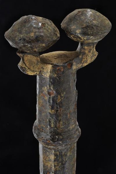 Raro pugnale celto-iberico dell'et del ferro  - Asta La Collezione di Armi Antiche di un Gentiluomo Californiano - Associazione Nazionale - Case d'Asta italiane