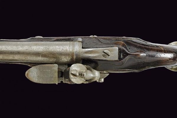 Rara pistola a pietra focaia da mancino  - Asta La Collezione di Armi Antiche di un Gentiluomo Californiano - Associazione Nazionale - Case d'Asta italiane