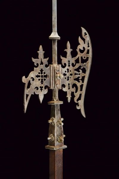 Alabarda in stile del XVII secolo  - Asta La Collezione di Armi Antiche di un Gentiluomo Californiano - Associazione Nazionale - Case d'Asta italiane