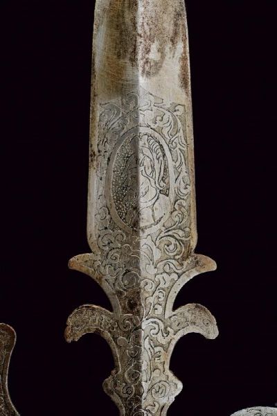 Alabarda incisa in stile del XVII secolo  - Asta La Collezione di Armi Antiche di un Gentiluomo Californiano - Associazione Nazionale - Case d'Asta italiane