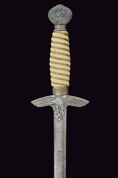 Pugnale da ufficiale di aviazione 2 modello (replica)  - Asta La Collezione di Armi Antiche di un Gentiluomo Californiano - Associazione Nazionale - Case d'Asta italiane