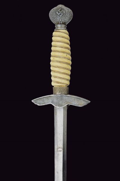 Pugnale da ufficiale di aviazione 2 modello (replica)  - Asta La Collezione di Armi Antiche di un Gentiluomo Californiano - Associazione Nazionale - Case d'Asta italiane