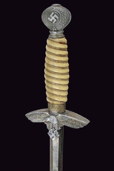 Pugnale da ufficiale di aviazione 2 modello (replica)  - Asta La Collezione di Armi Antiche di un Gentiluomo Californiano - Associazione Nazionale - Case d'Asta italiane